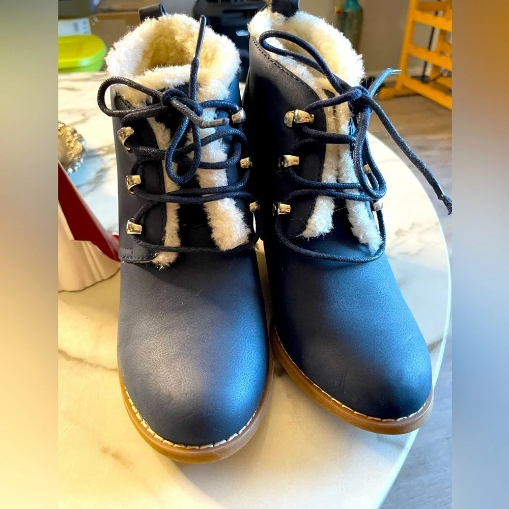 Nautica Gavina Women's Fur Lined Wedge Ankle Bootie Size 6  Blue White Casual.
